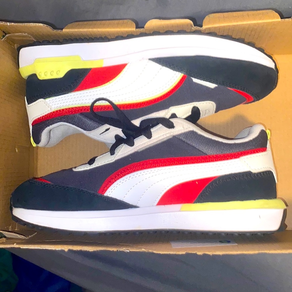 Puma Sneakers